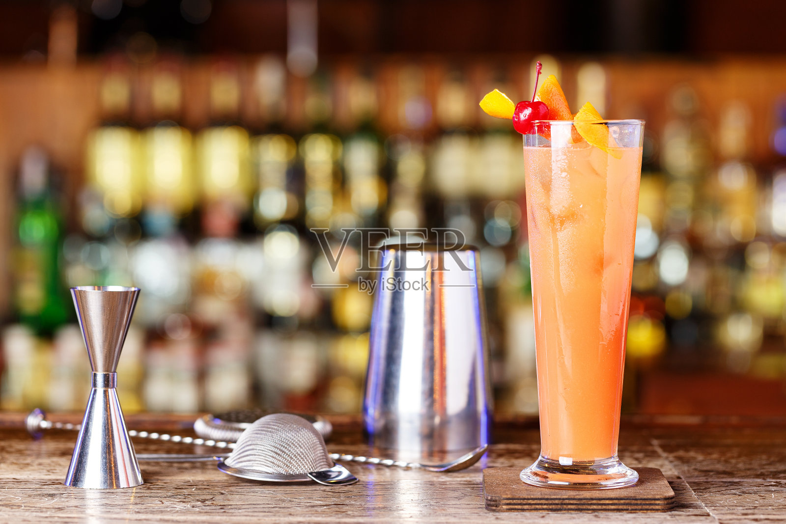 鸡尾酒调酒器,调酒师工具照片摄影图片