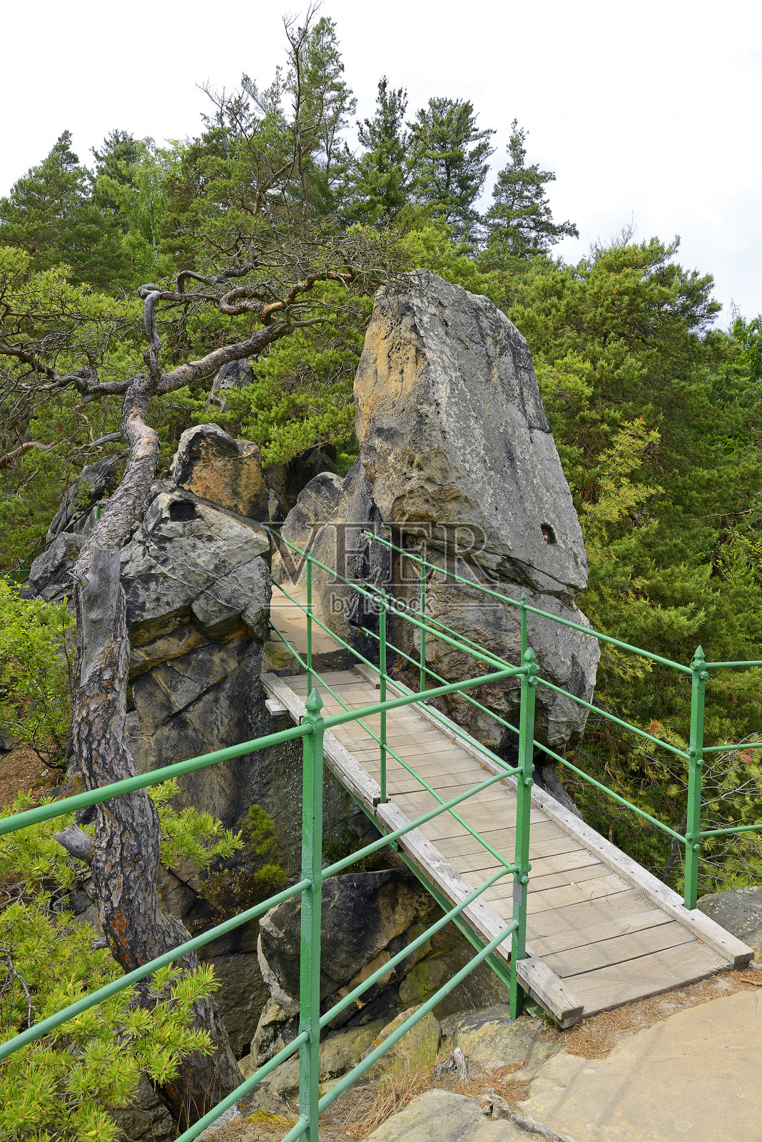 Mala Skala村的岩石瞭望台(小石城)照片摄影图片