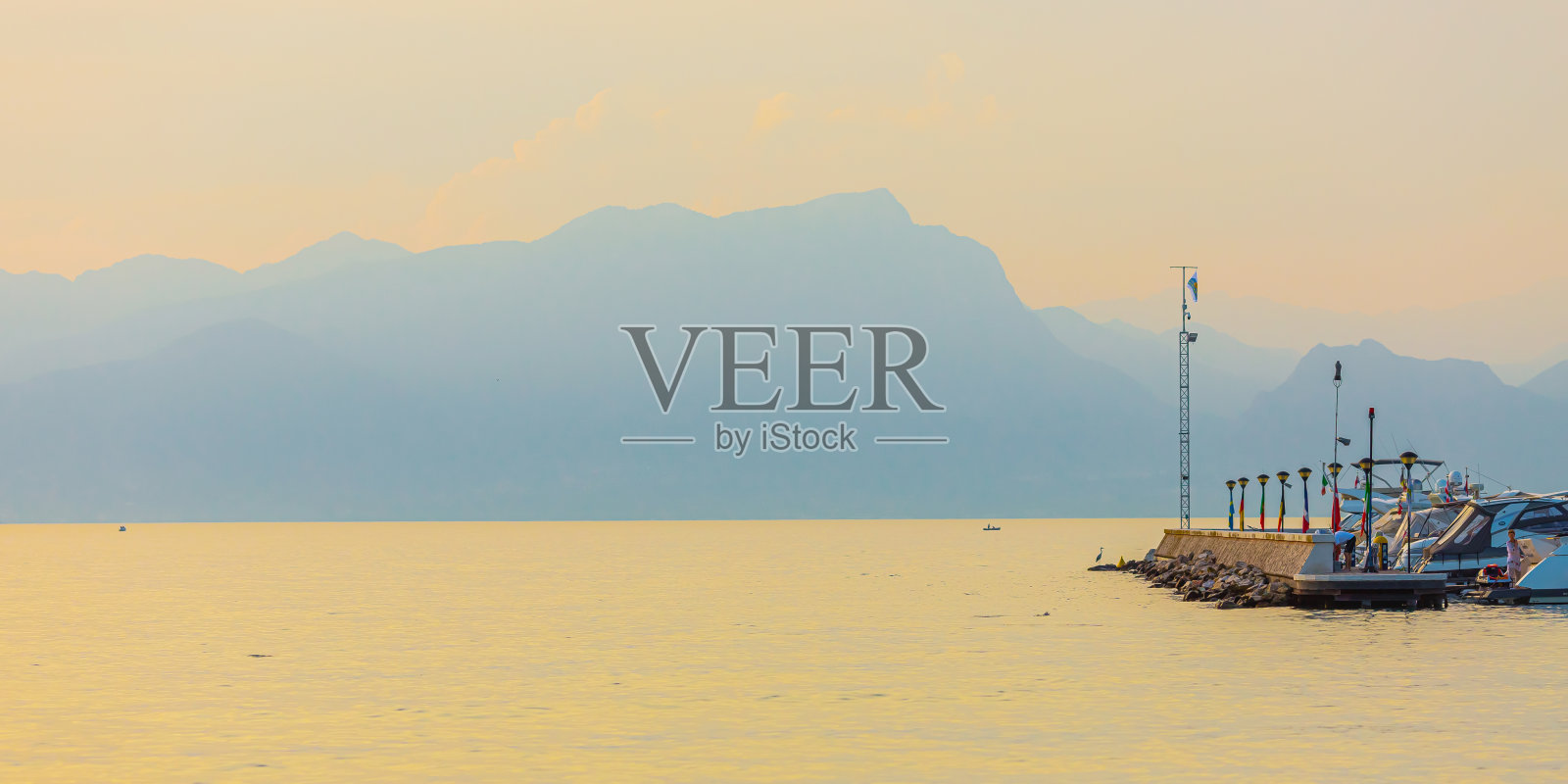 加尔达湖。意大利。欧洲。夏天之旅照片摄影图片