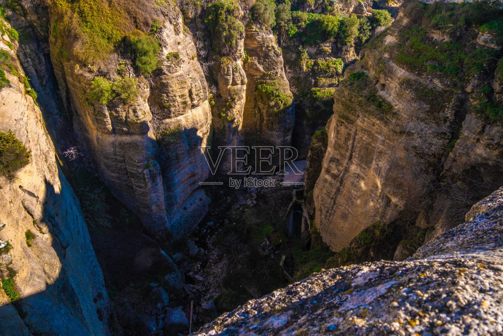 隆达市的峡谷和山景照片摄影图片