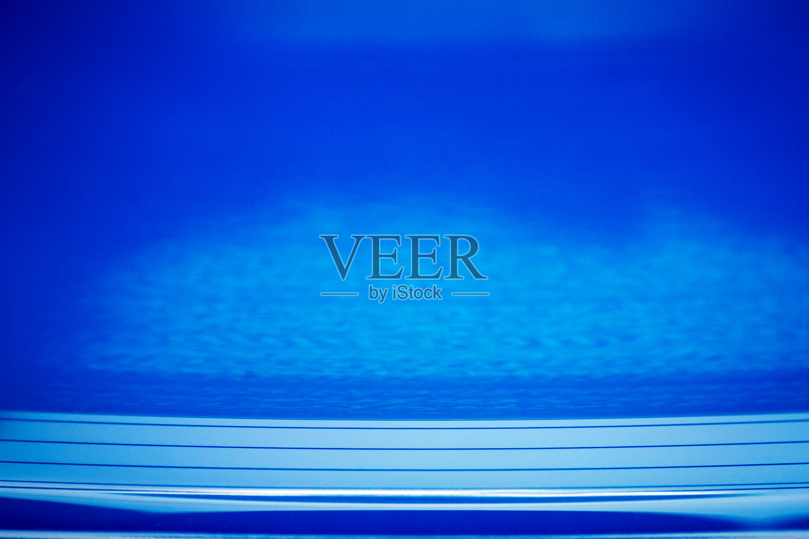 蓝色黑胶唱片的微距镜头照片摄影图片