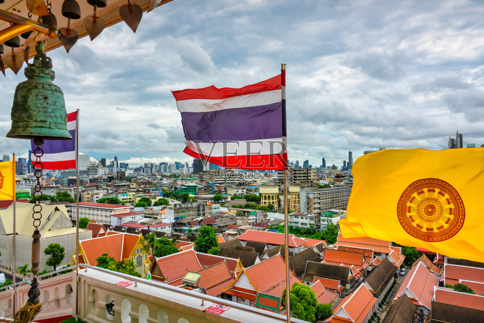 曼谷金山寺泰国国旗照片摄影图片