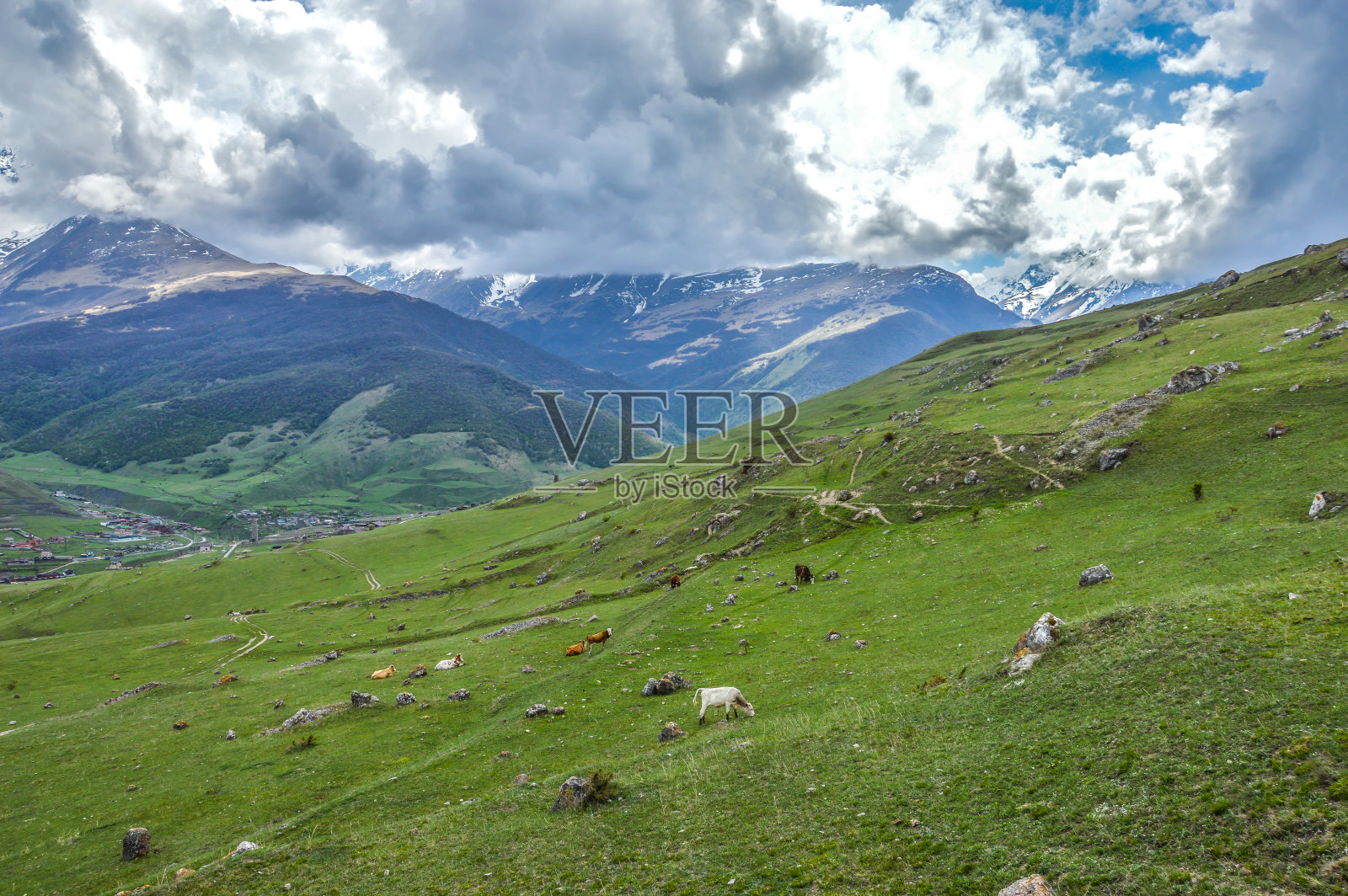 高加索山脉,北奥塞梯-阿尔巴尼亚共和国,俄罗斯照片摄影图片