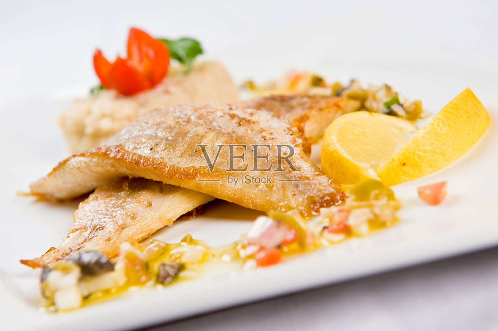 Grilled or Pan fried sole - sole meunière照片摄影图片