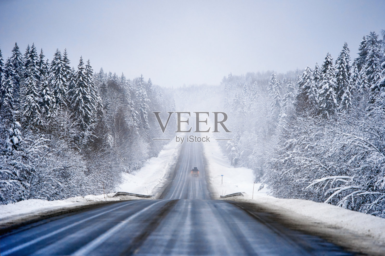 自驾游图片冬季公路在北领地照片摄影图片