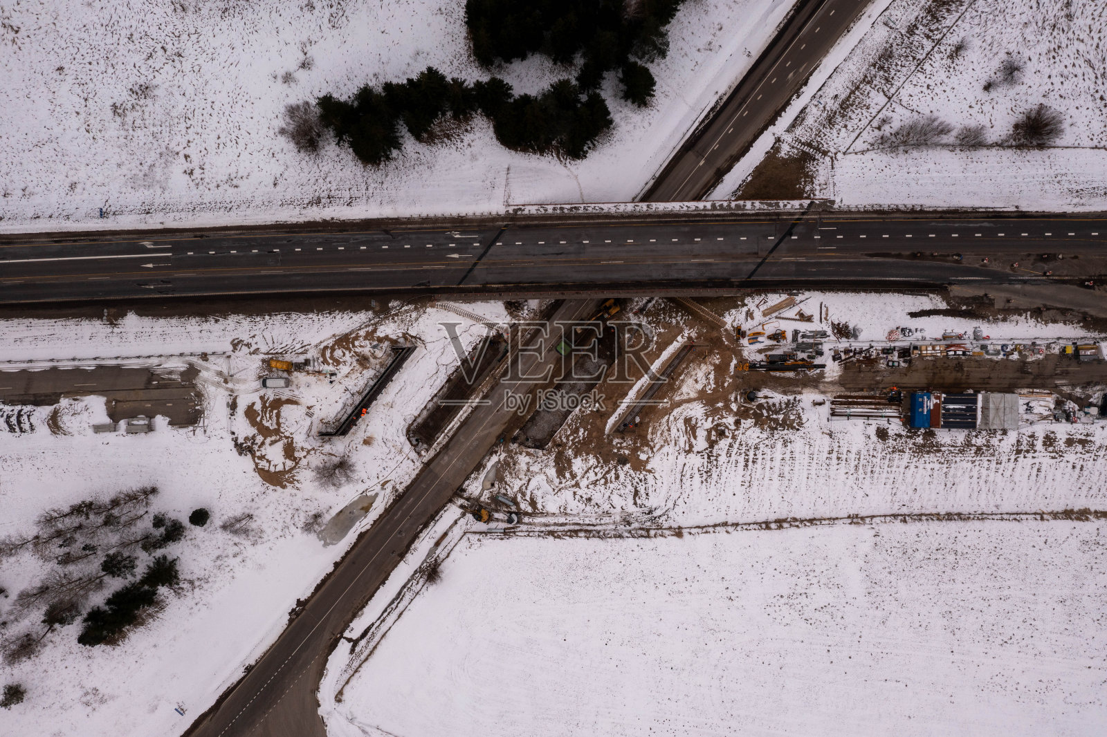 正在建造的公路桥的无人机照片照片摄影图片