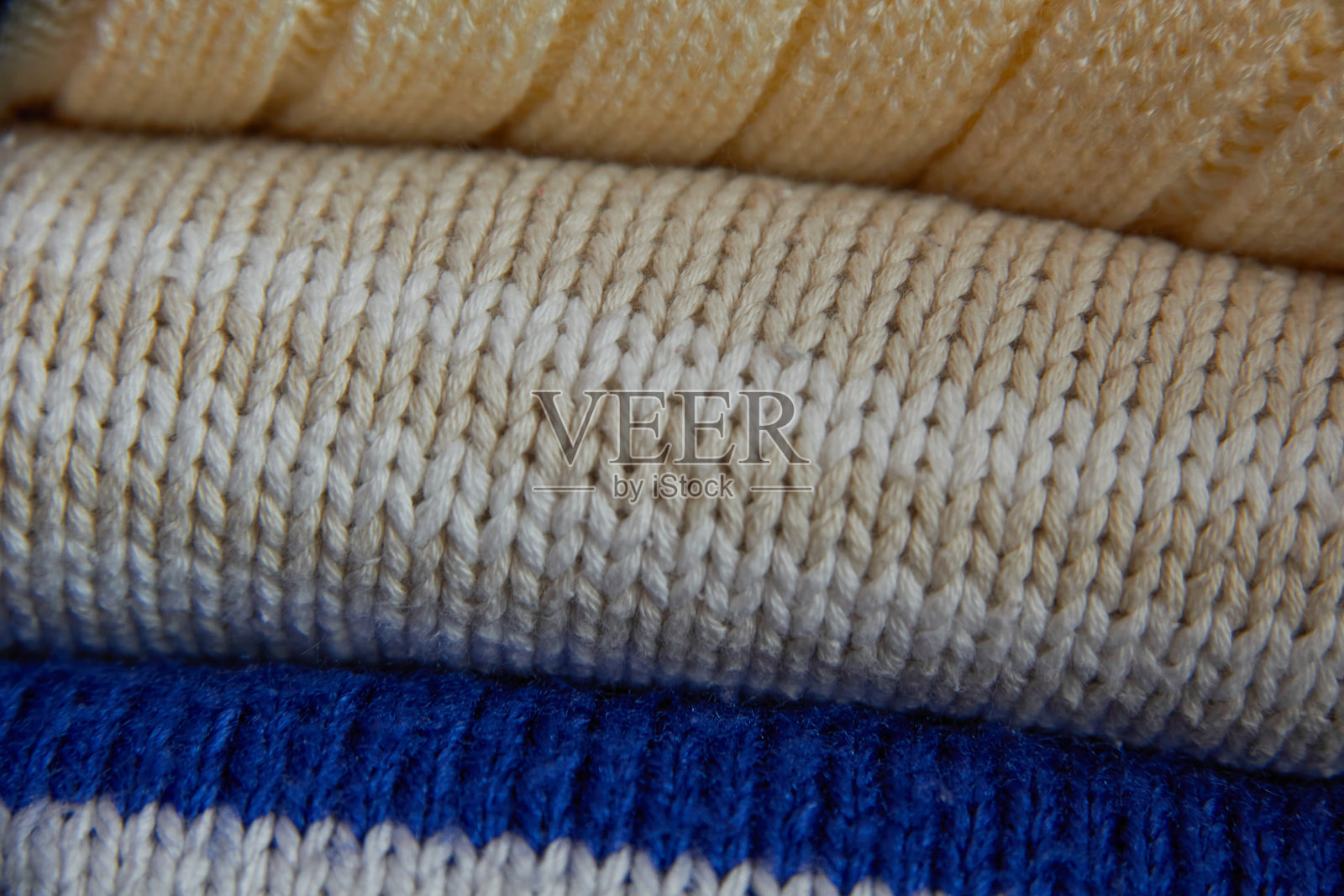 衣服叠好了。照片摄影图片