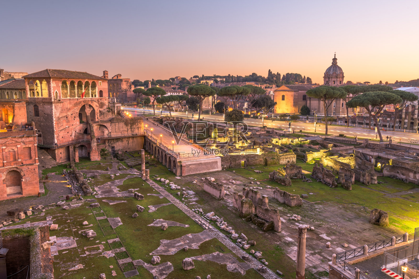 意大利罗马,俯瞰图拉真广场照片摄影图片