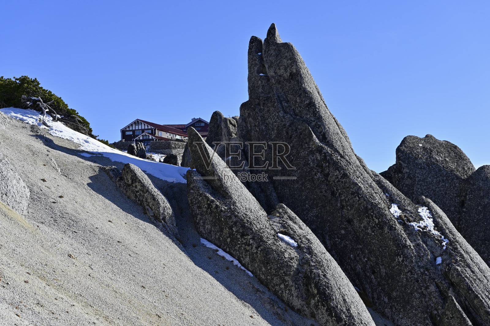 日本阿尔卑斯山区崎黑海豚岩照片摄影图片
