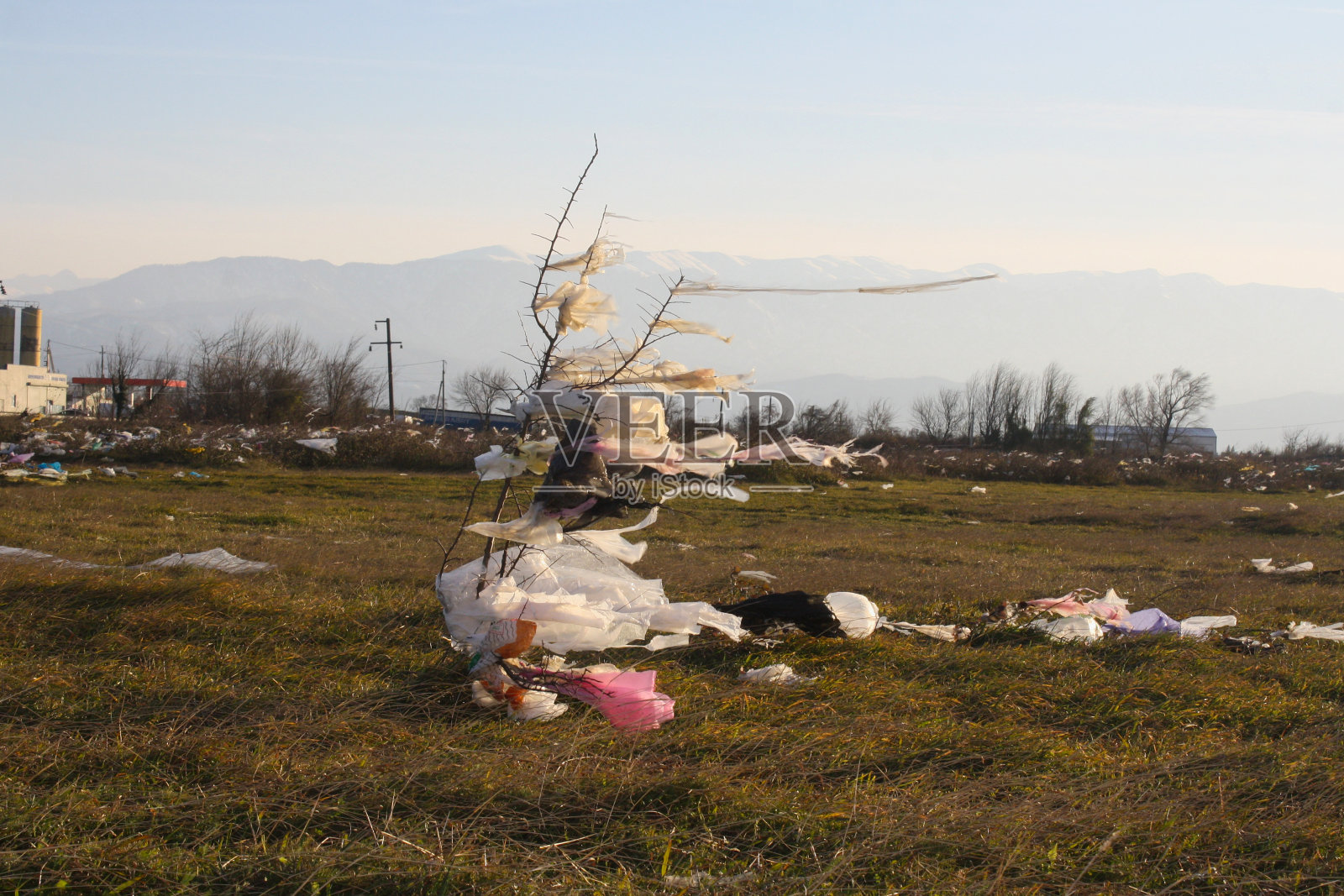 垃圾场的风照片摄影图片
