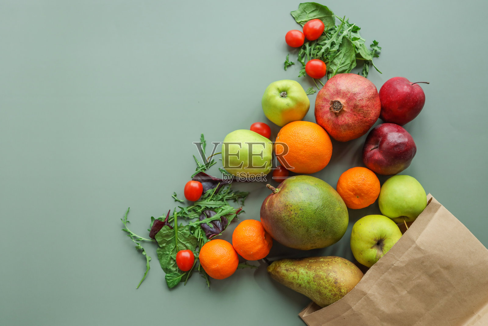 环保袋与产品的彩色背景照片摄影图片