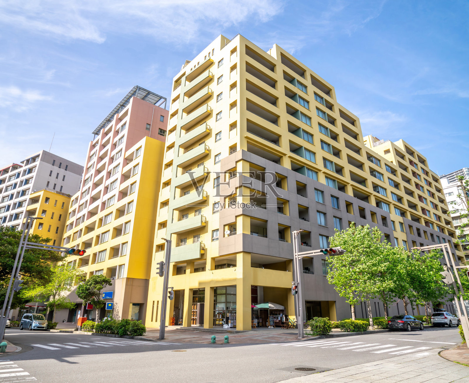 现代高层住宅公寓照片摄影图片