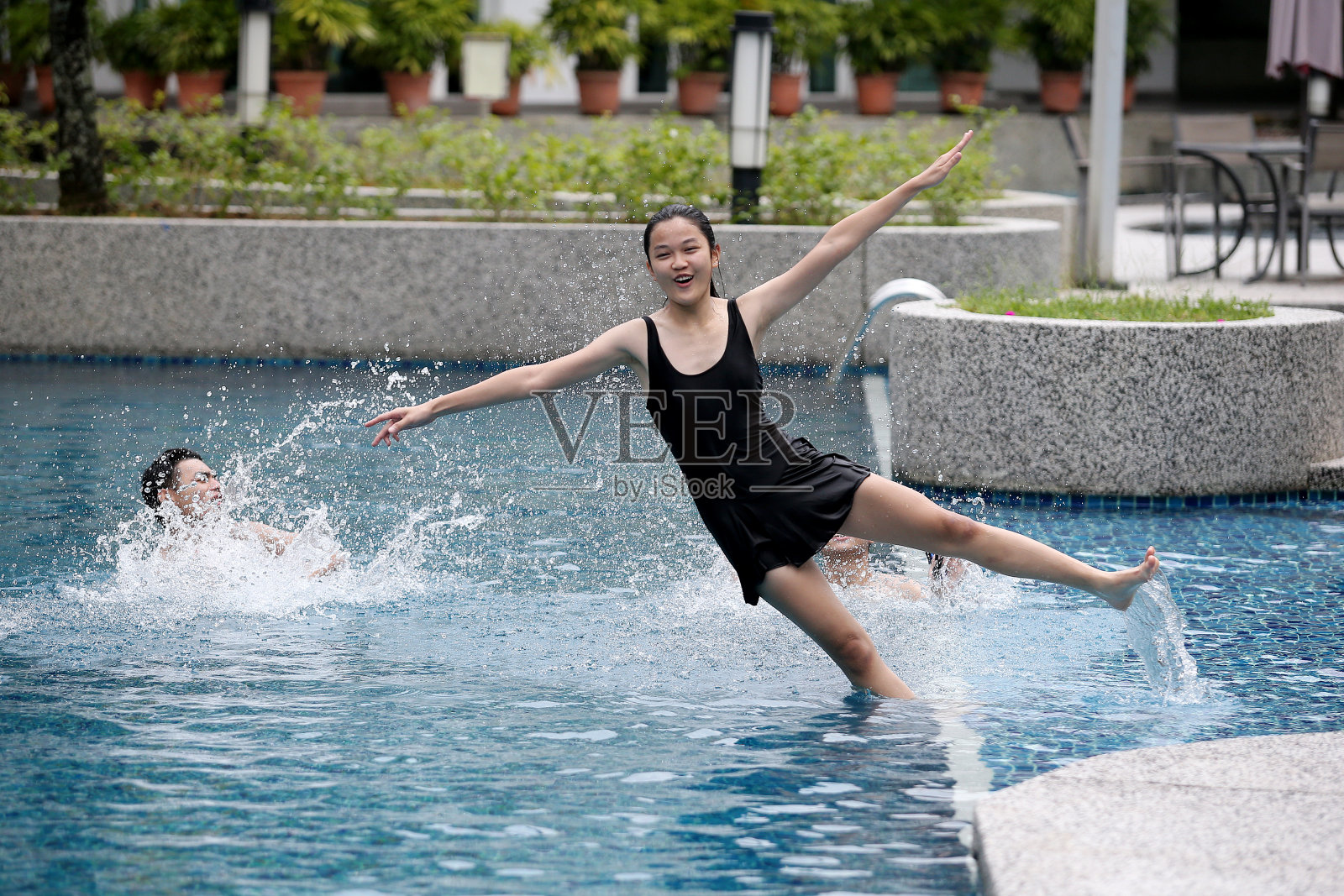 跳跃和飞溅!照片摄影图片