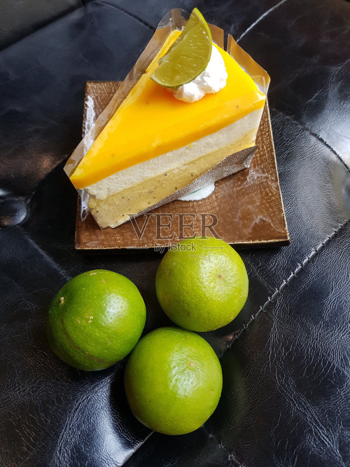 自制酸橙奶油蛋糕照片摄影图片