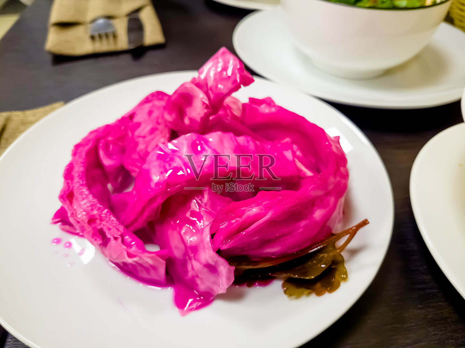 格鲁吉亚的传统食物是红色的卷心菜照片摄影图片