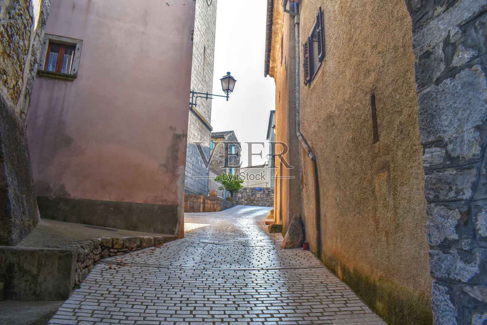 克罗地亚Pican狭窄的街道照片摄影图片