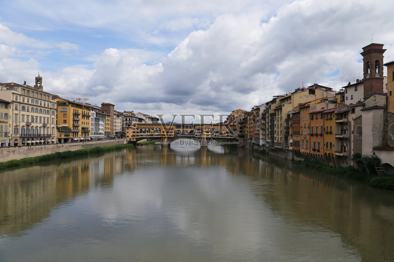 佛罗伦萨-托斯卡纳的维奇奥桥和阿诺河照片摄影图片