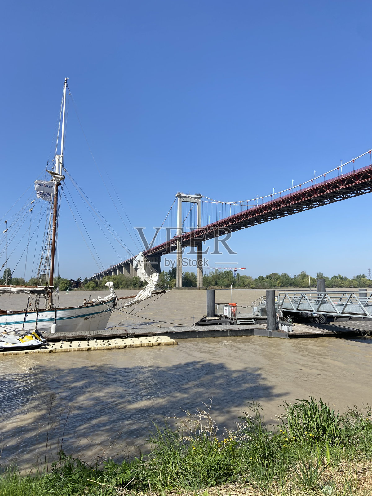 波尔多附近的阿基坦桥照片摄影图片