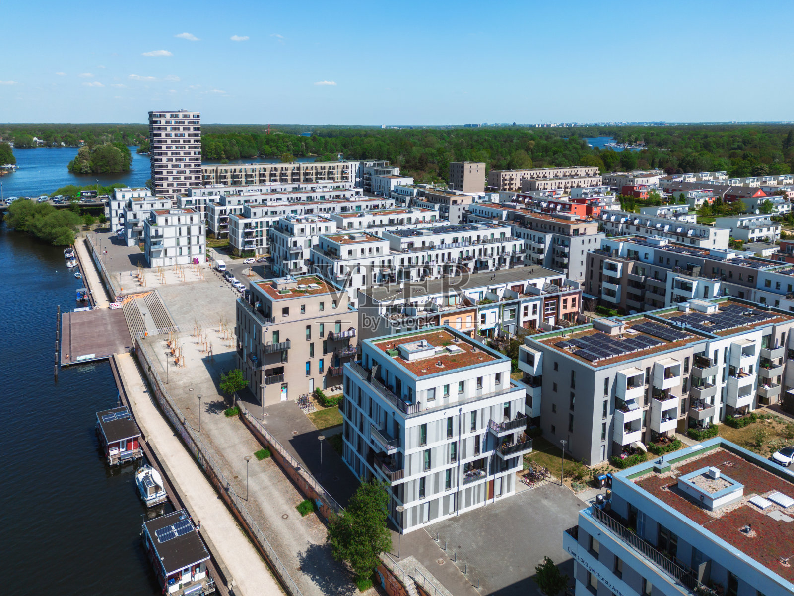 柏林Wasserstadt现代住宅建筑的arial观照片摄影图片