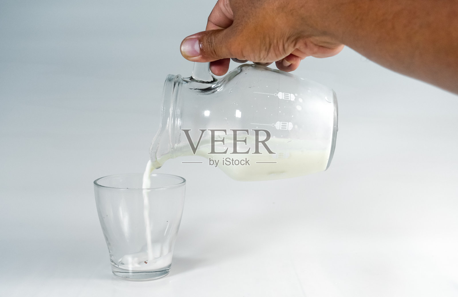 一罐牛奶照片摄影图片