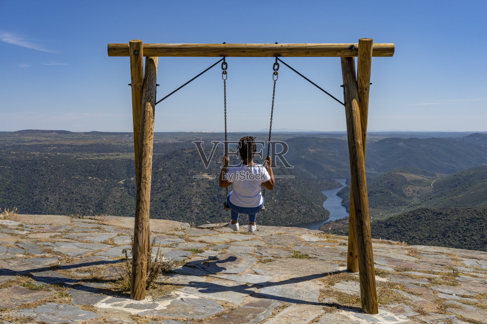观景台。晴朗的春日。照片摄影图片