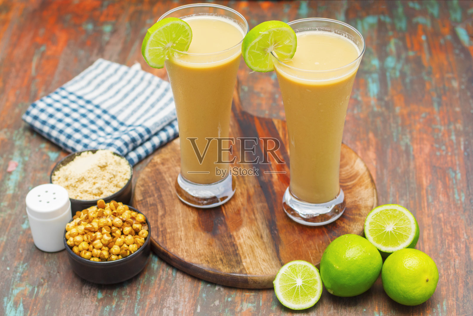 精选的美味健康饮料“Sattoo”是由克粉制成的。照片摄影图片