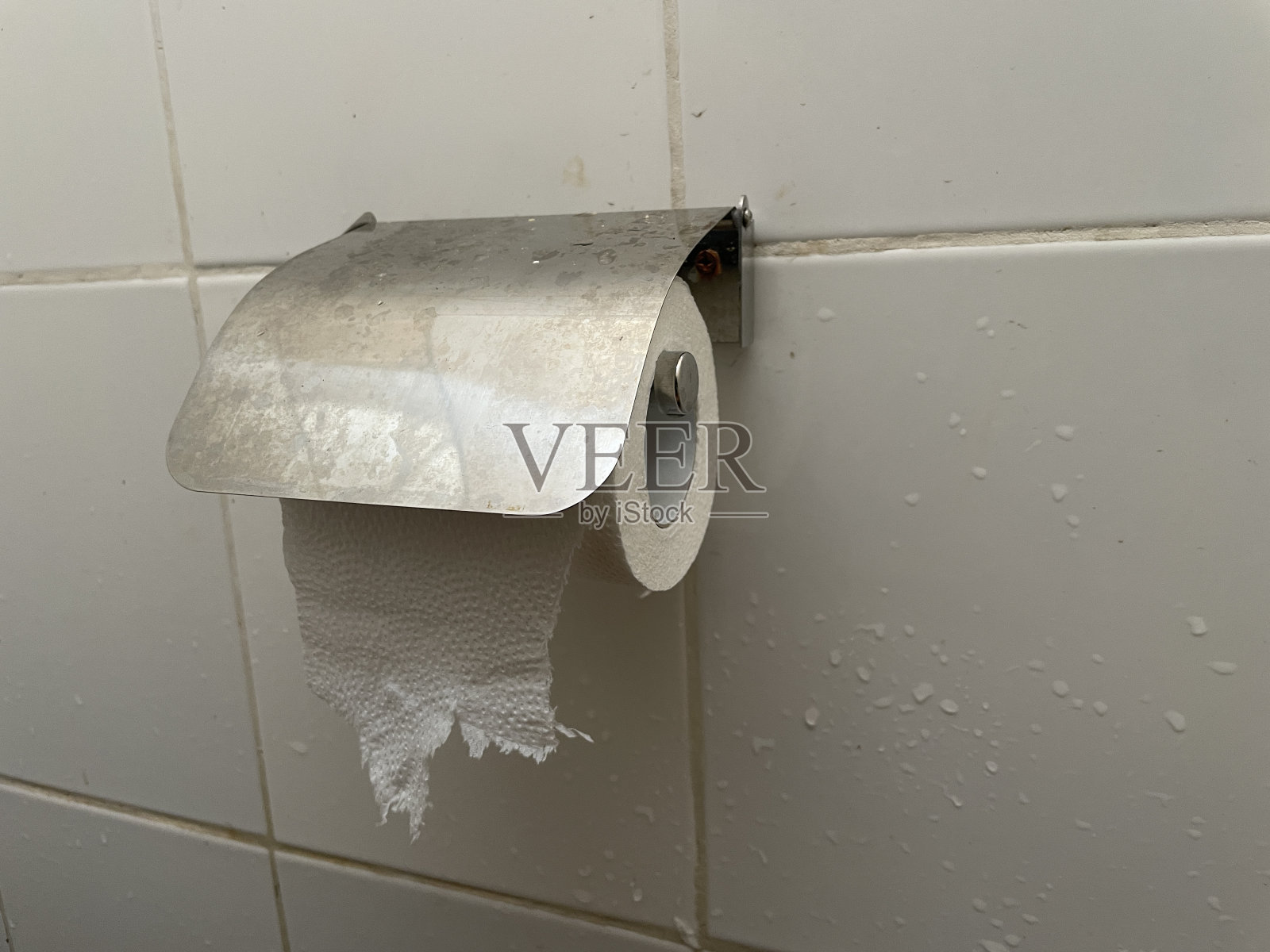 厕所里的纸巾照片摄影图片