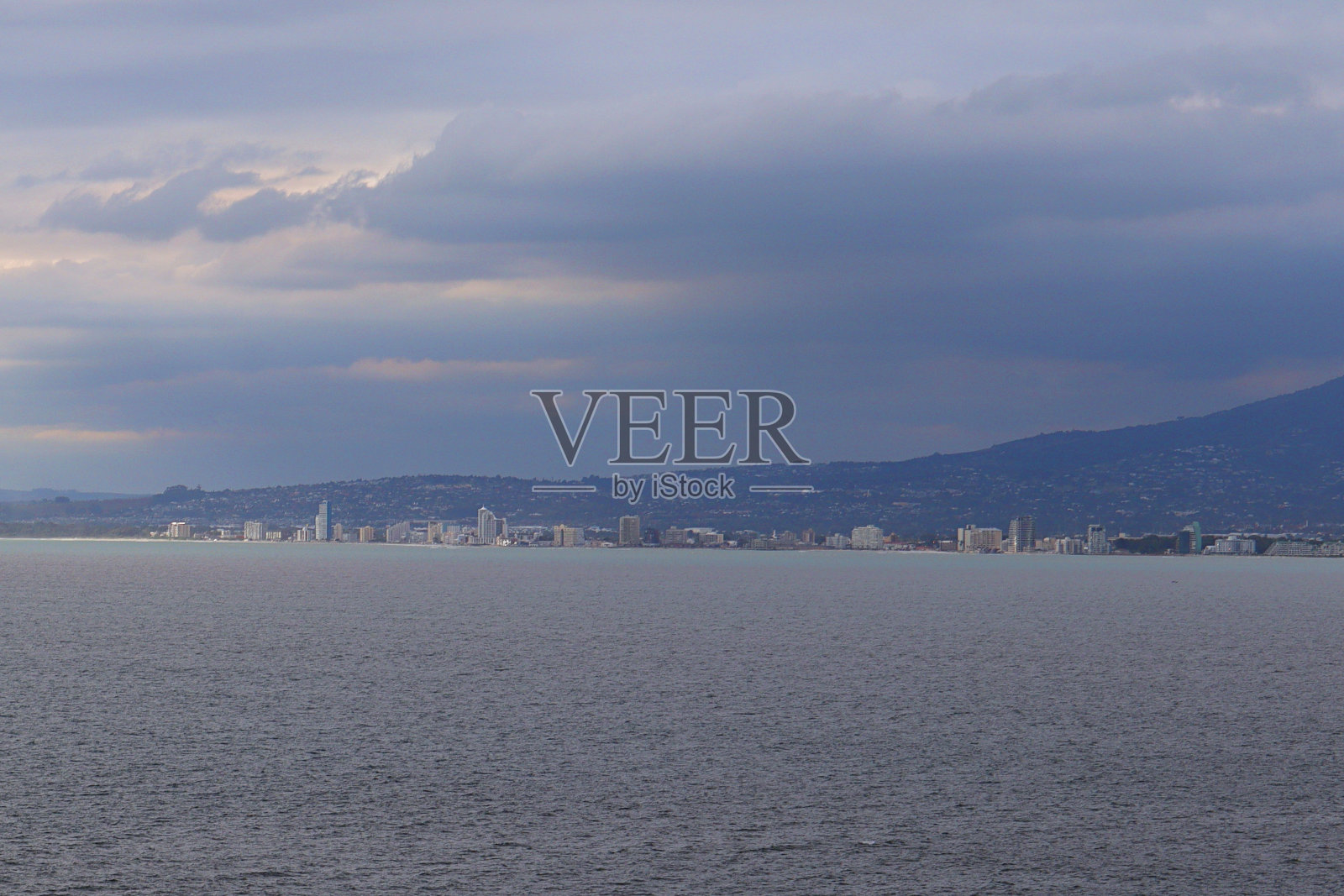 海洋上的日落照片摄影图片