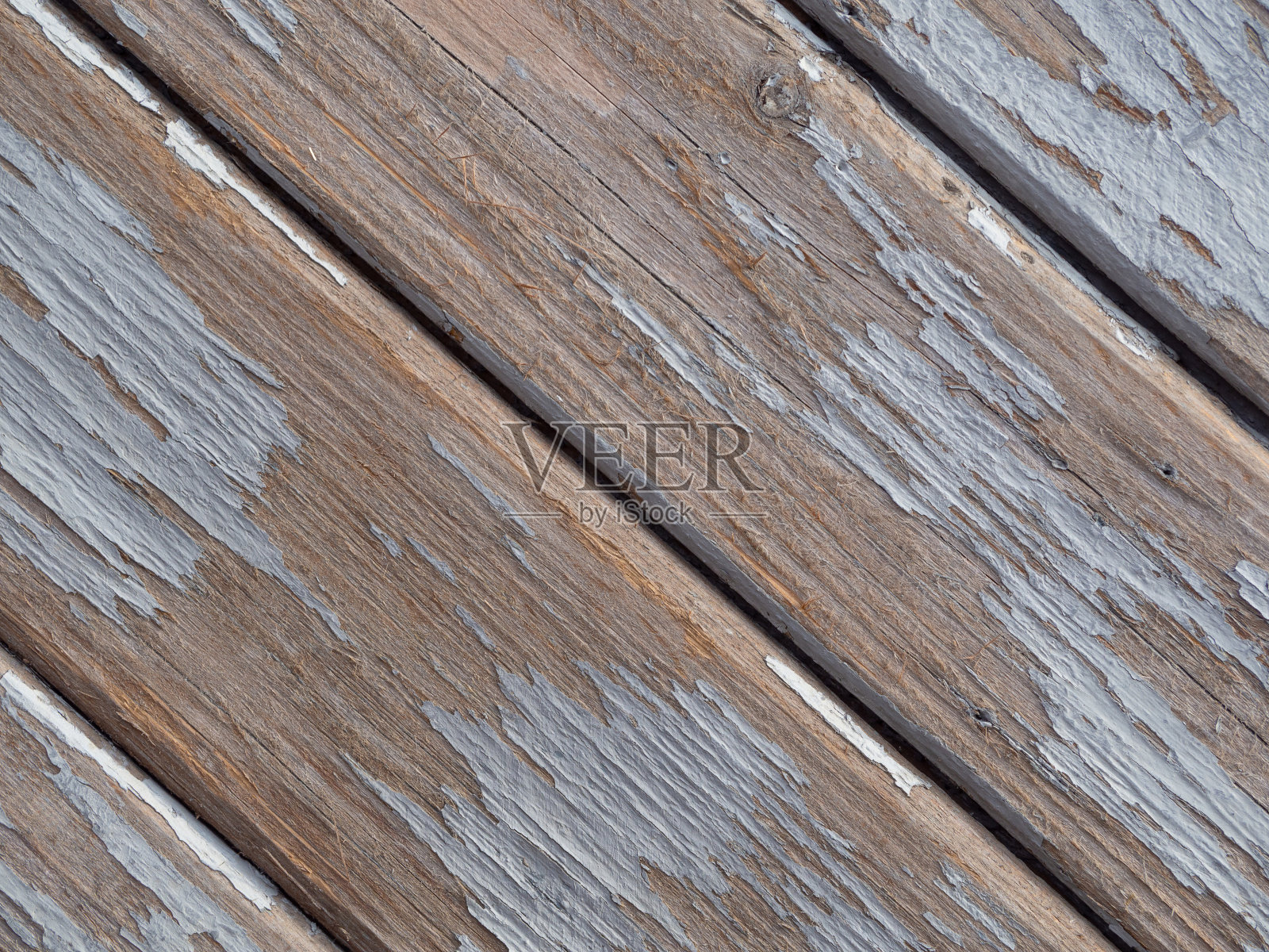 纹理对角线排列的木板与残余的灰色油漆特写照片摄影图片