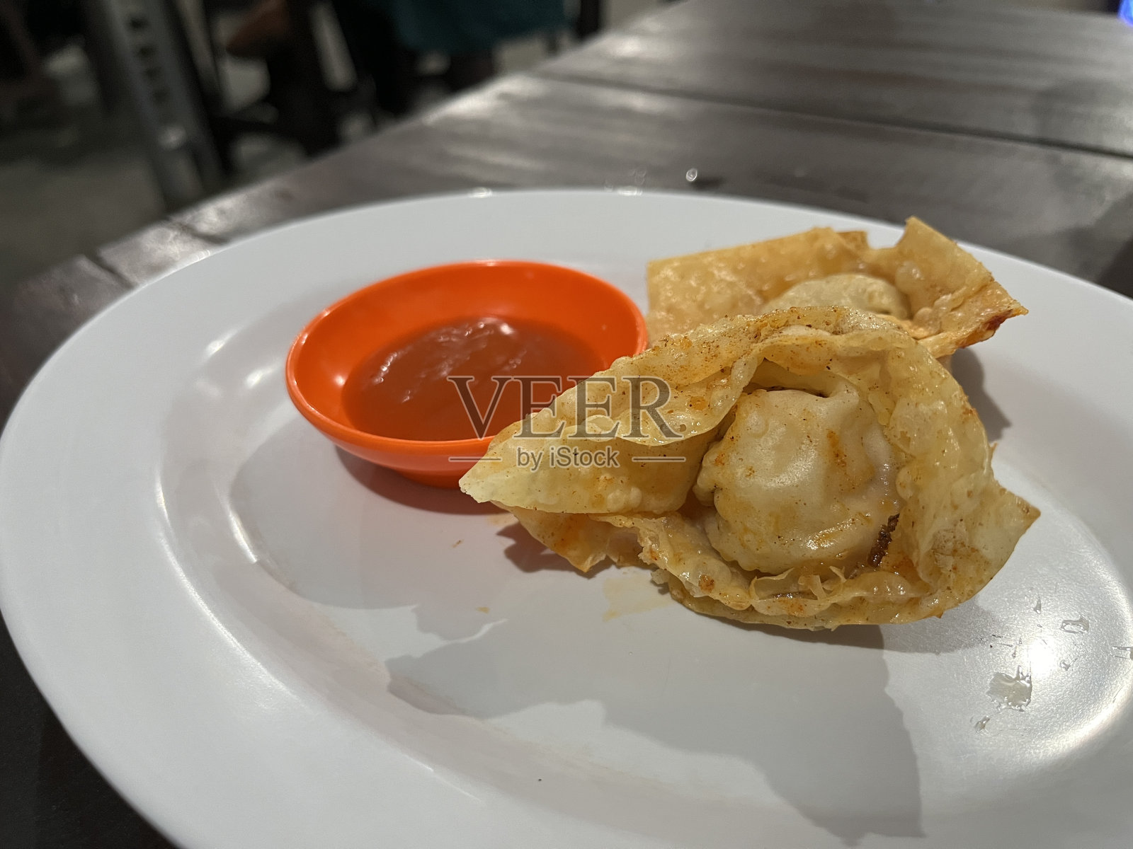 煎饺配辣酱照片摄影图片