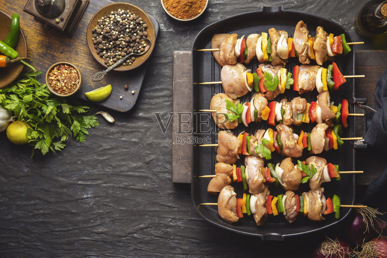 传统烤鸡肉串照片摄影图片