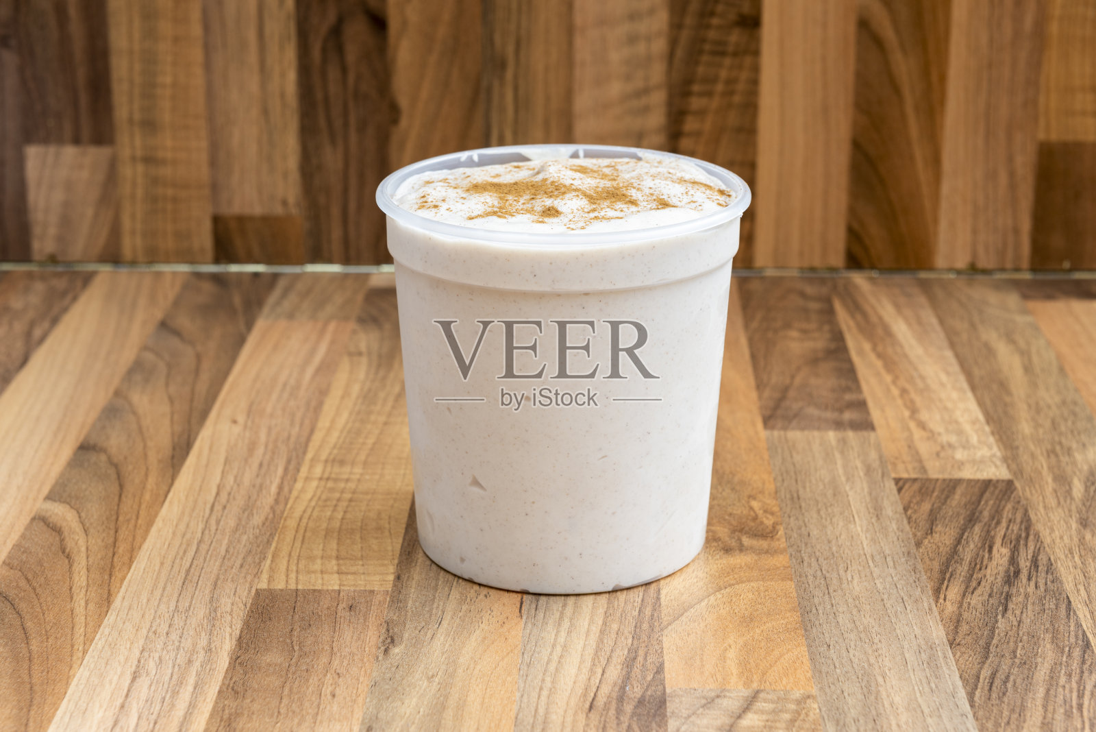 Chicha是对各种饮料的称呼,这些饮料主要是由原产于美洲的玉米和其他谷物未经蒸馏发酵而成的。照片摄影图片