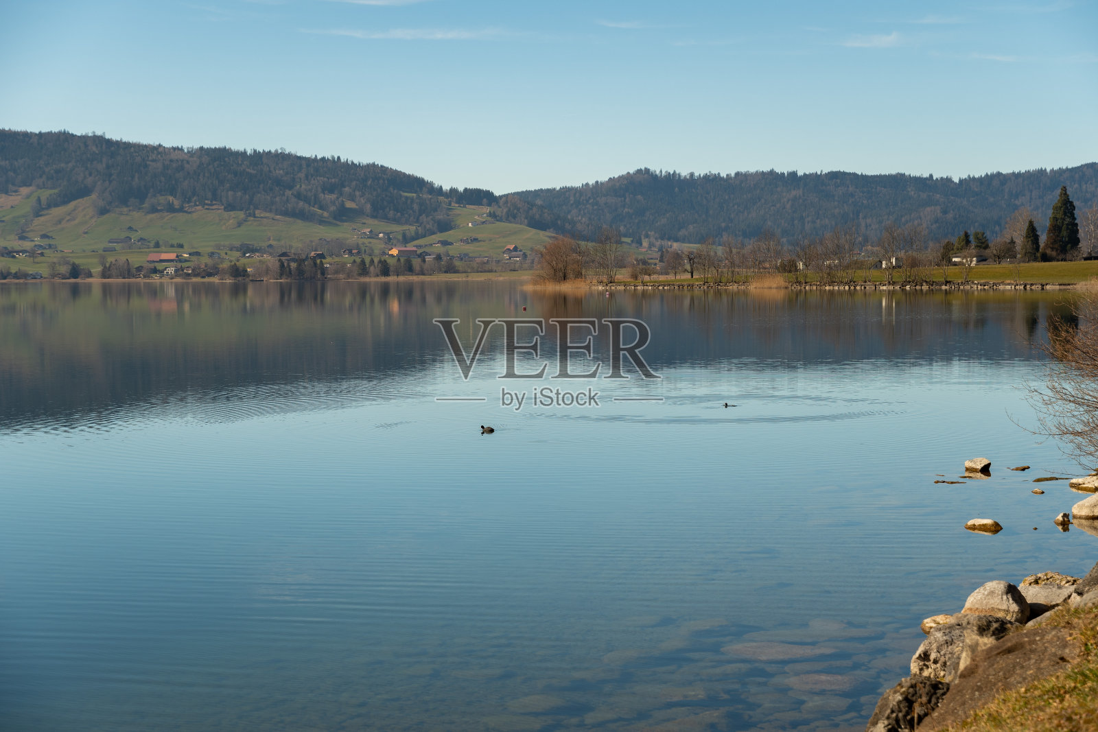 瑞士埃格里塞湖美丽的高山风光照片摄影图片