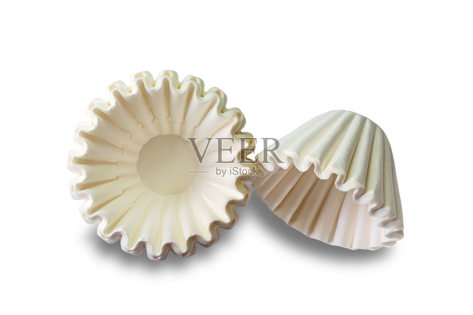 俯视图,在白色背景上隔离的新纸咖啡滤纸堆叠。照片摄影图片