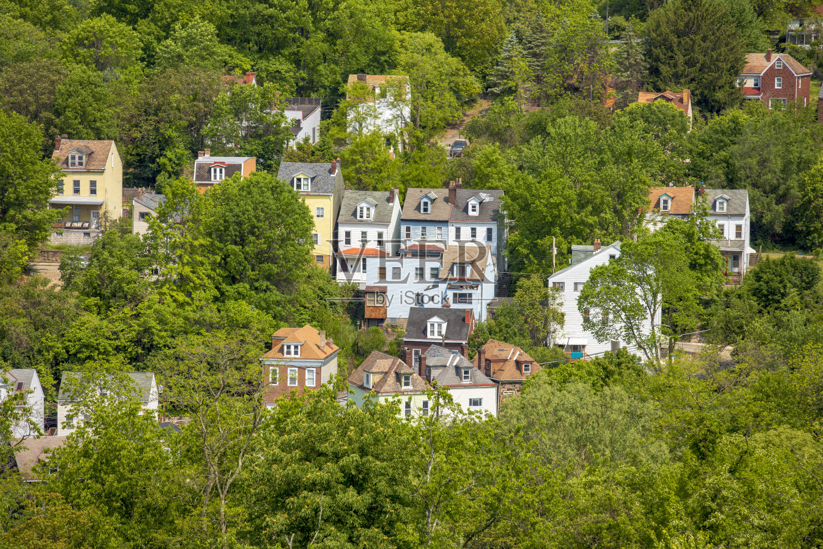 山坡城市住宅照片摄影图片