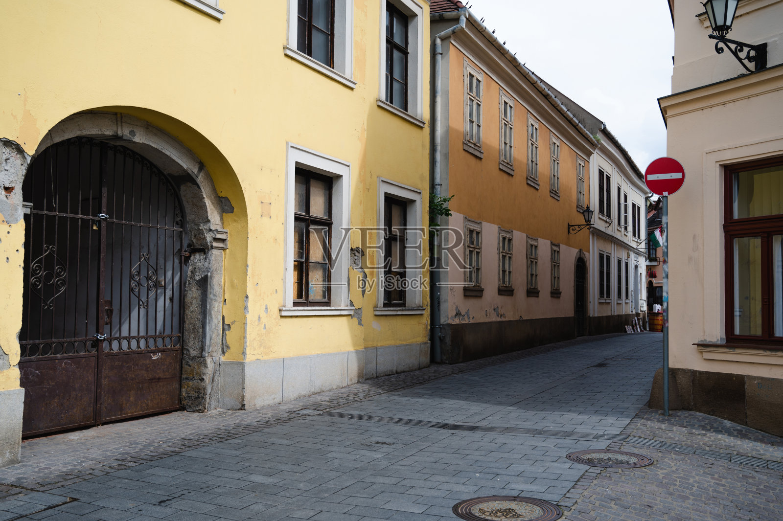 居住区欧式老建筑,匈牙利埃格尔市照片摄影图片