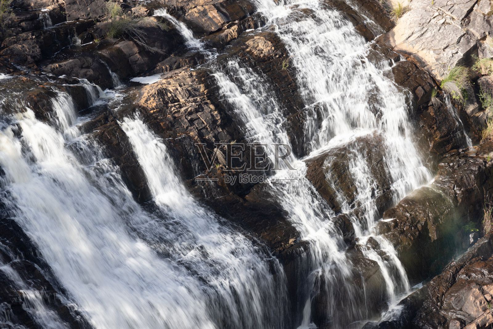 澳大利亚格兰屏山脉的麦肯齐瀑布照片摄影图片