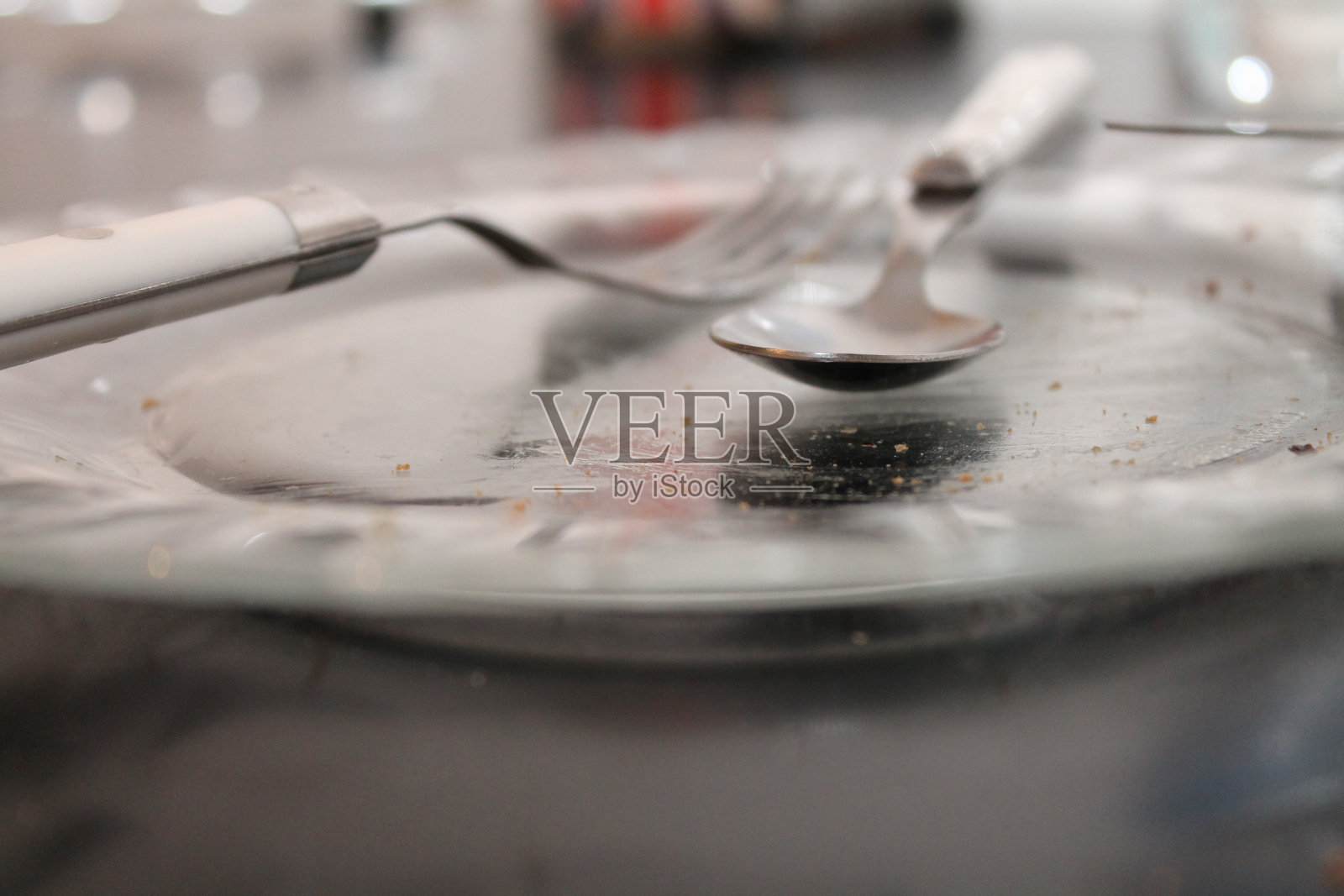 脏盘子照片摄影图片