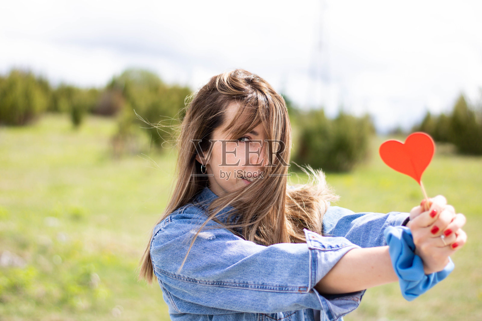 热爱大自然的人。照片摄影图片