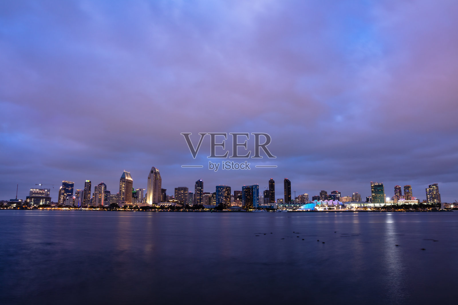 圣地亚哥天际线日落从科罗纳多照片摄影图片