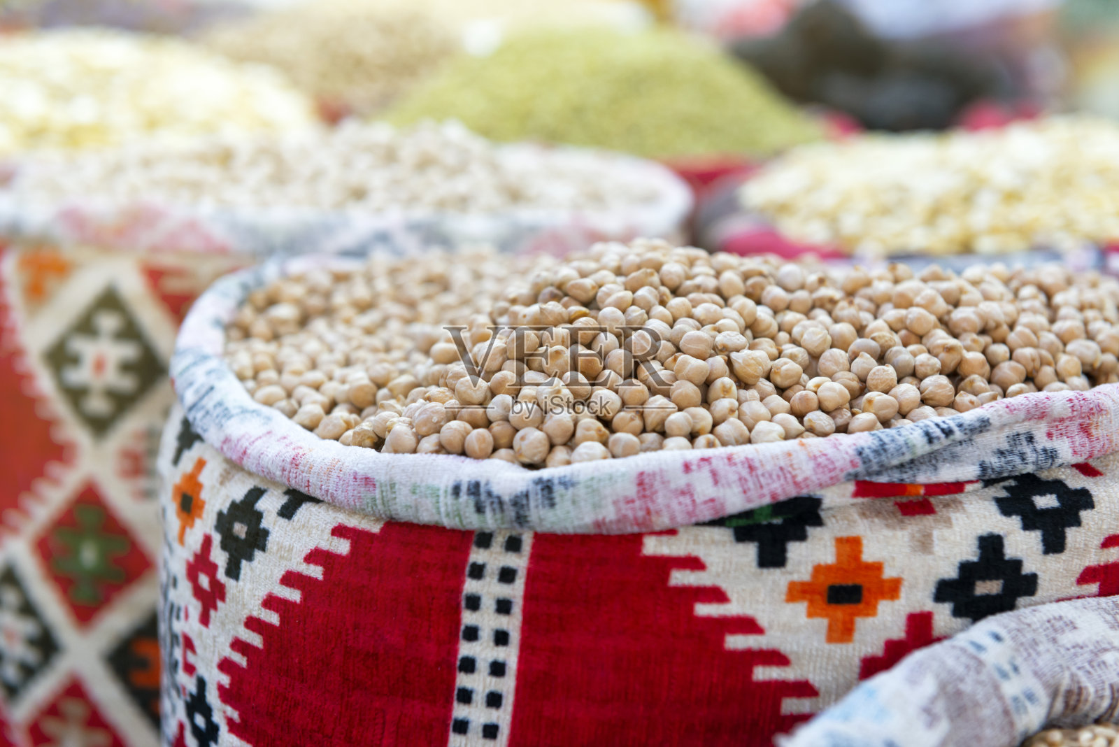 市场里的鹰嘴豆照片摄影图片