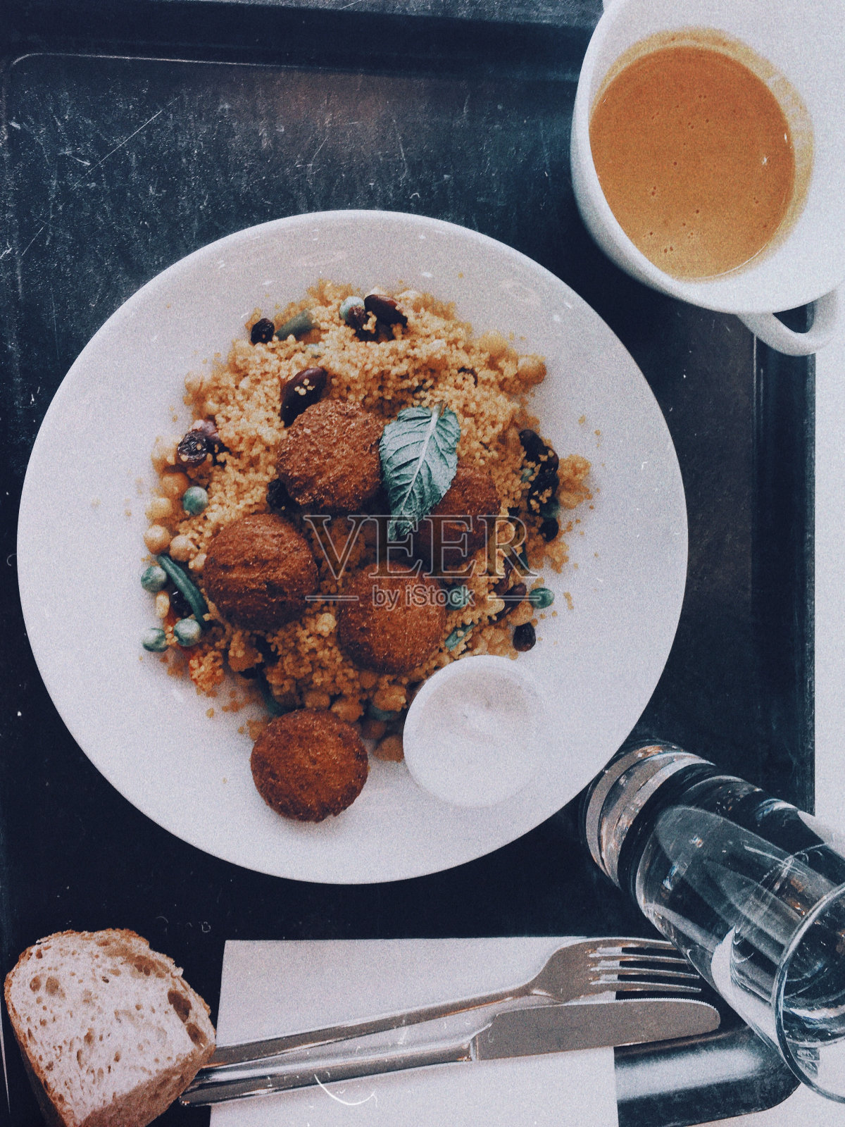 早餐托盘的高角度视图照片摄影图片