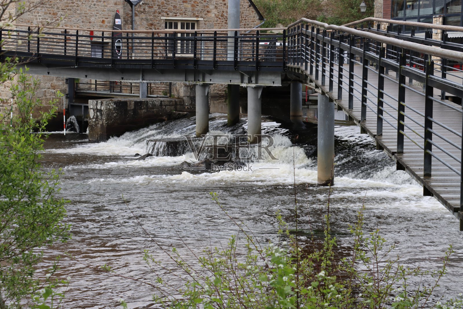 洗房子和瀑布照片摄影图片