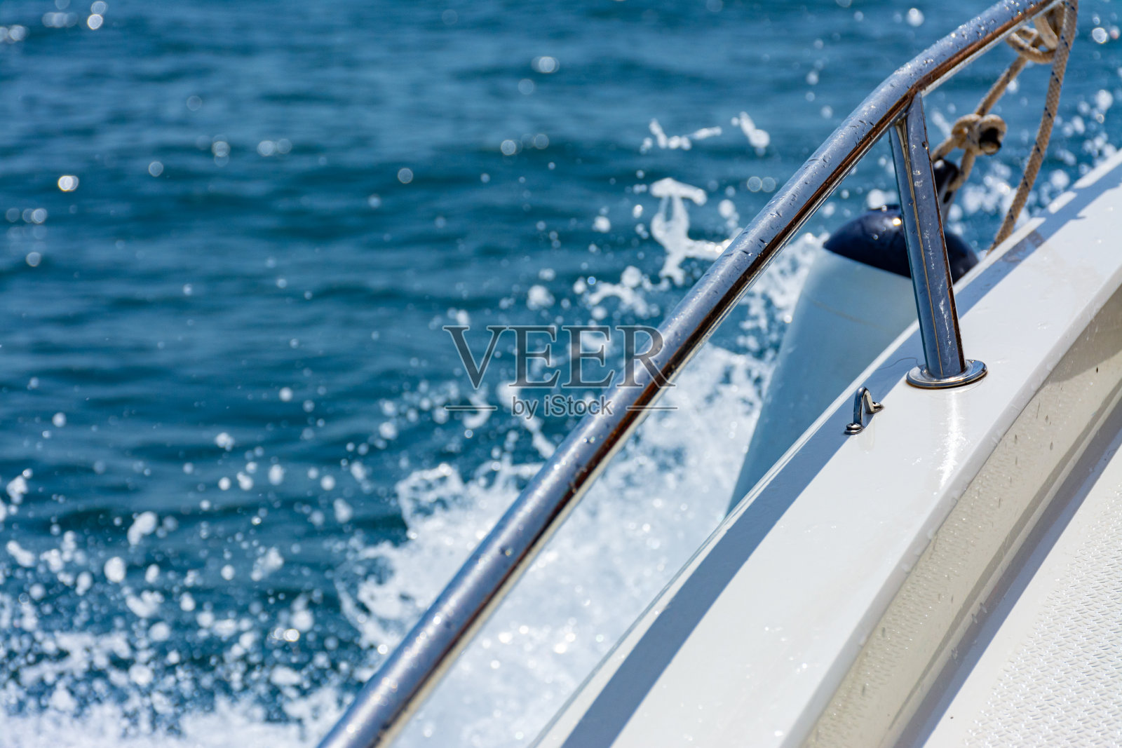 小游船的左舷照片摄影图片