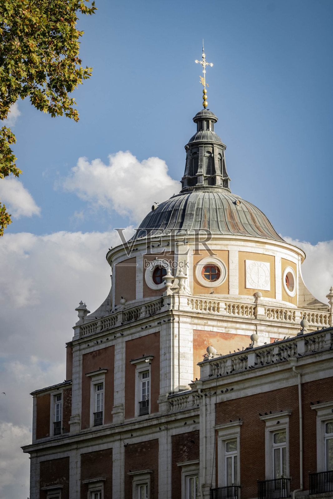 建筑物的顶部照片摄影图片