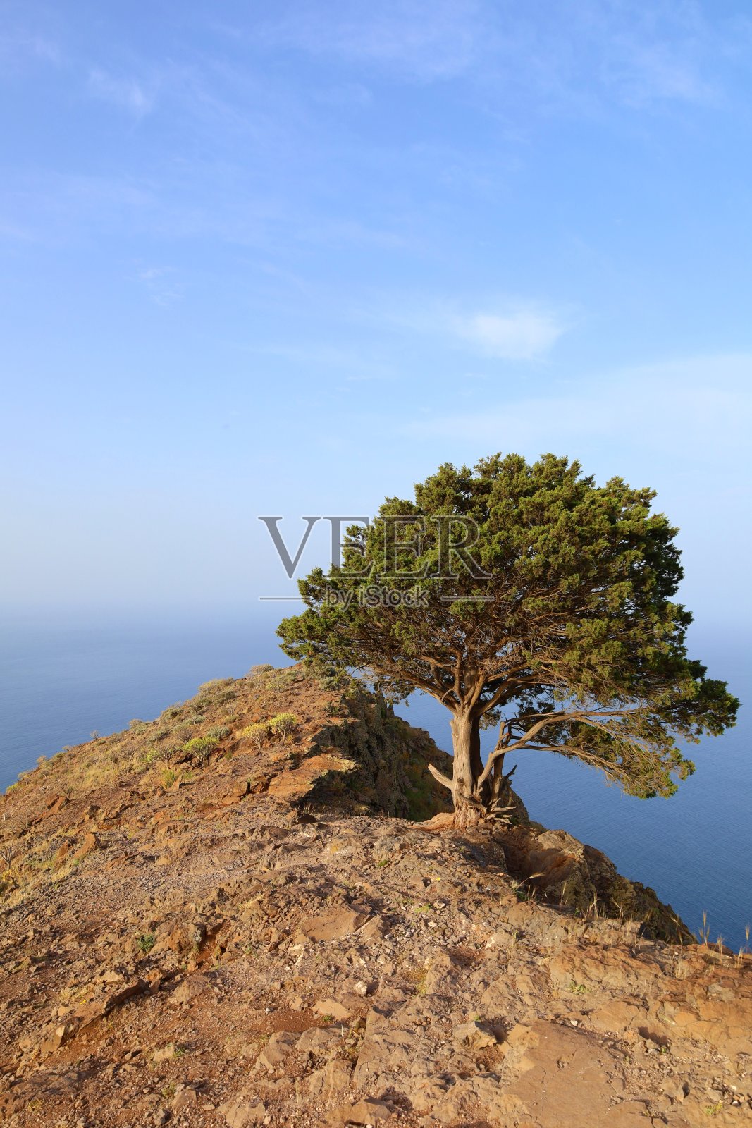 Rico de La Merica位于La Gomera的Camino La Merica徒步小径上的Gran Rey山谷之上照片摄影图片