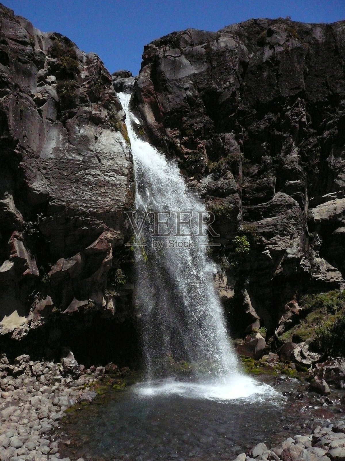 火山和瀑布照片摄影图片