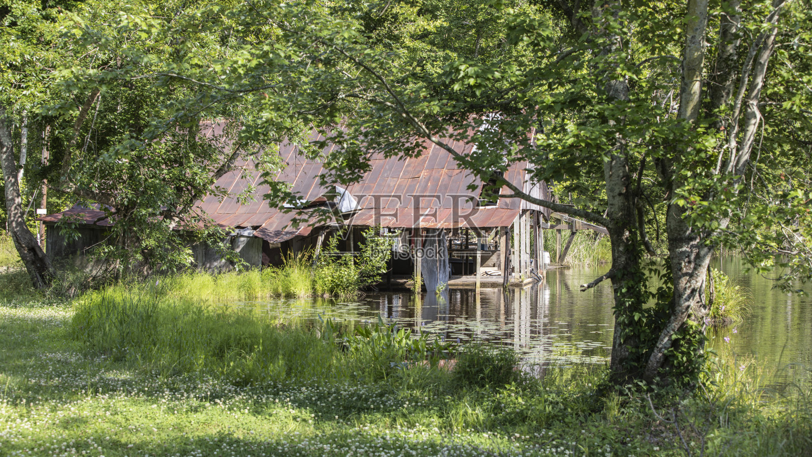 淡水河边的老鱼屋之美照片摄影图片