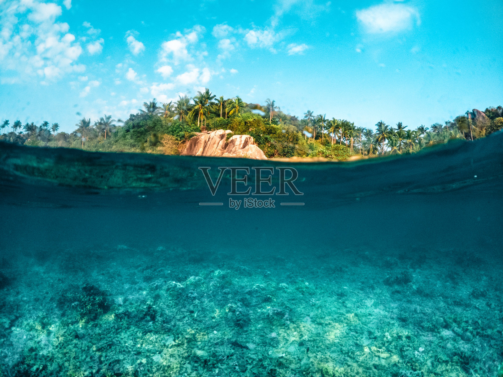 在涛岛的海底和海湾下照片摄影图片