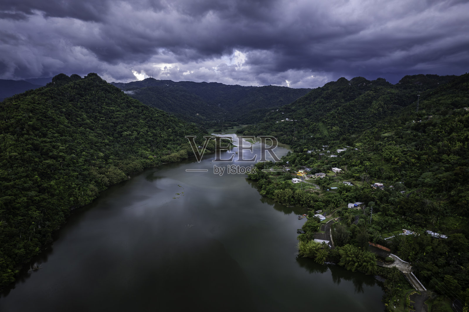 波多黎各乌图瓦多多斯博卡斯湖的航拍照片照片摄影图片